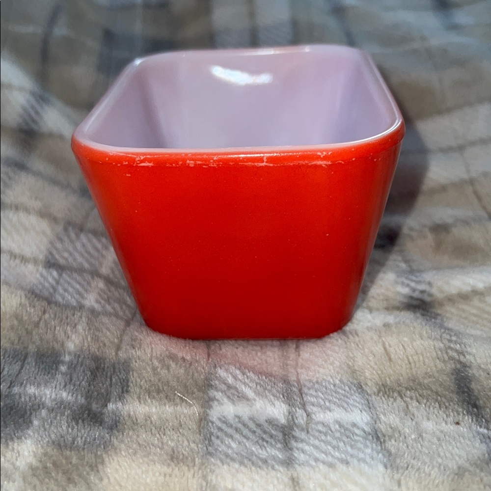 Vintage orange Pyrex Container - Picture 2 of 7